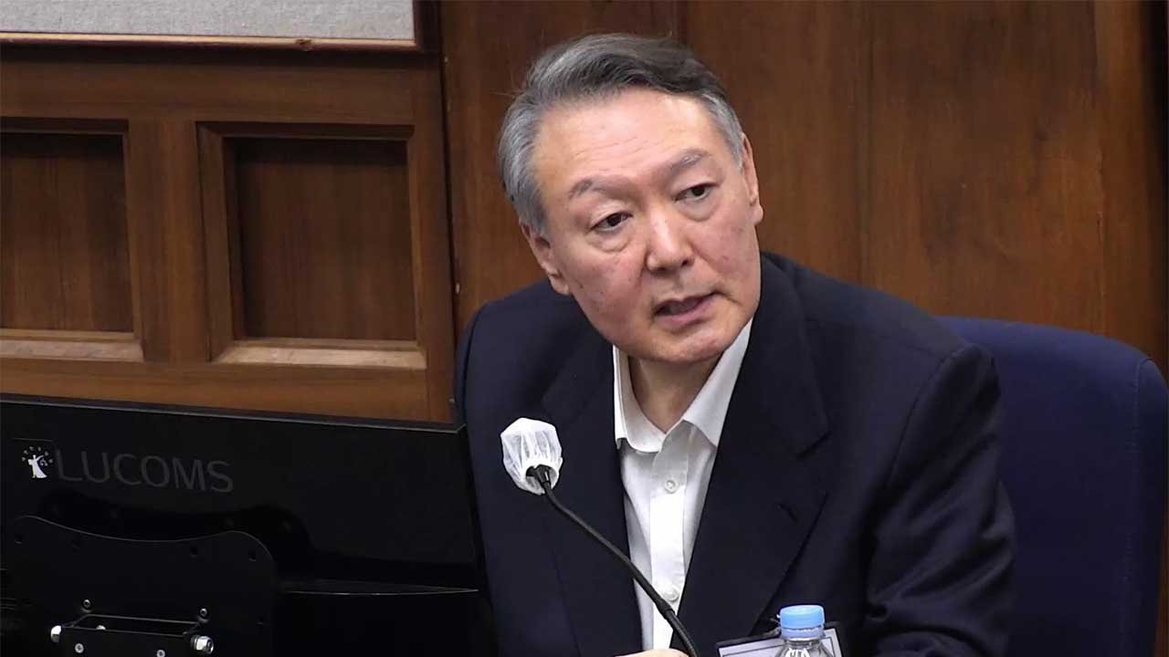 윤석열 내란 재판서 구형 앞두고 공소장 변경 공방