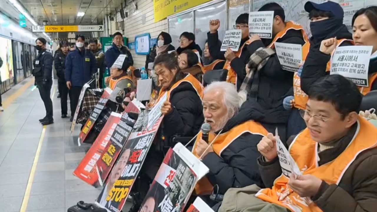 전장연 "6·3 지방선거까지 출근길 지하철 시위 중단"