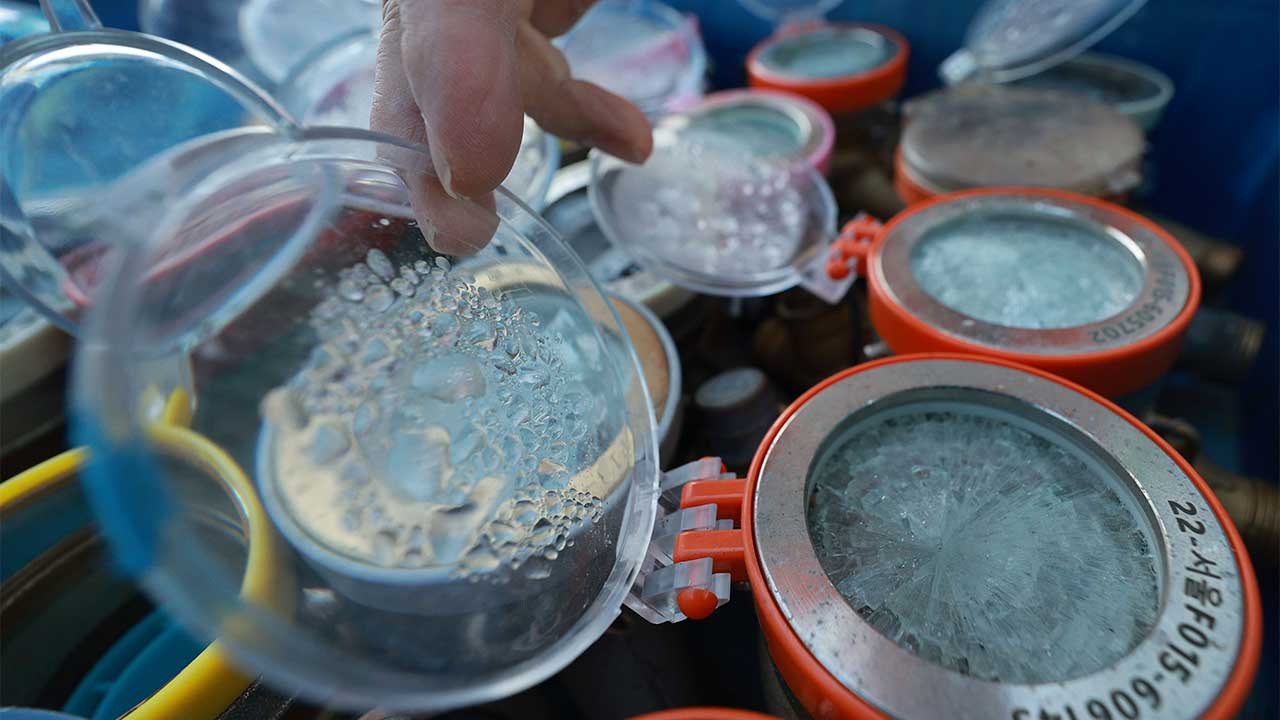 '매서운 한파' 서울서 수도 계량기 동파 46건