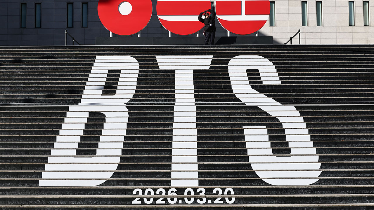 서울시, 'BTS 광화문 컴백 공연' 조건부 허가