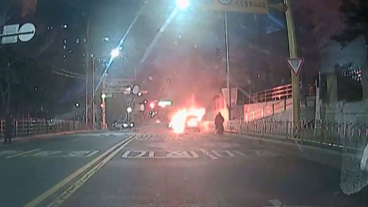 경기 수원 권선구 차량 화재‥인명피해 없어