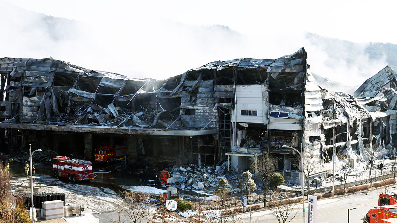 충북 음성 물티슈 공장 화재 이틀 만에 꺼져‥실종자 1명 수색 주력