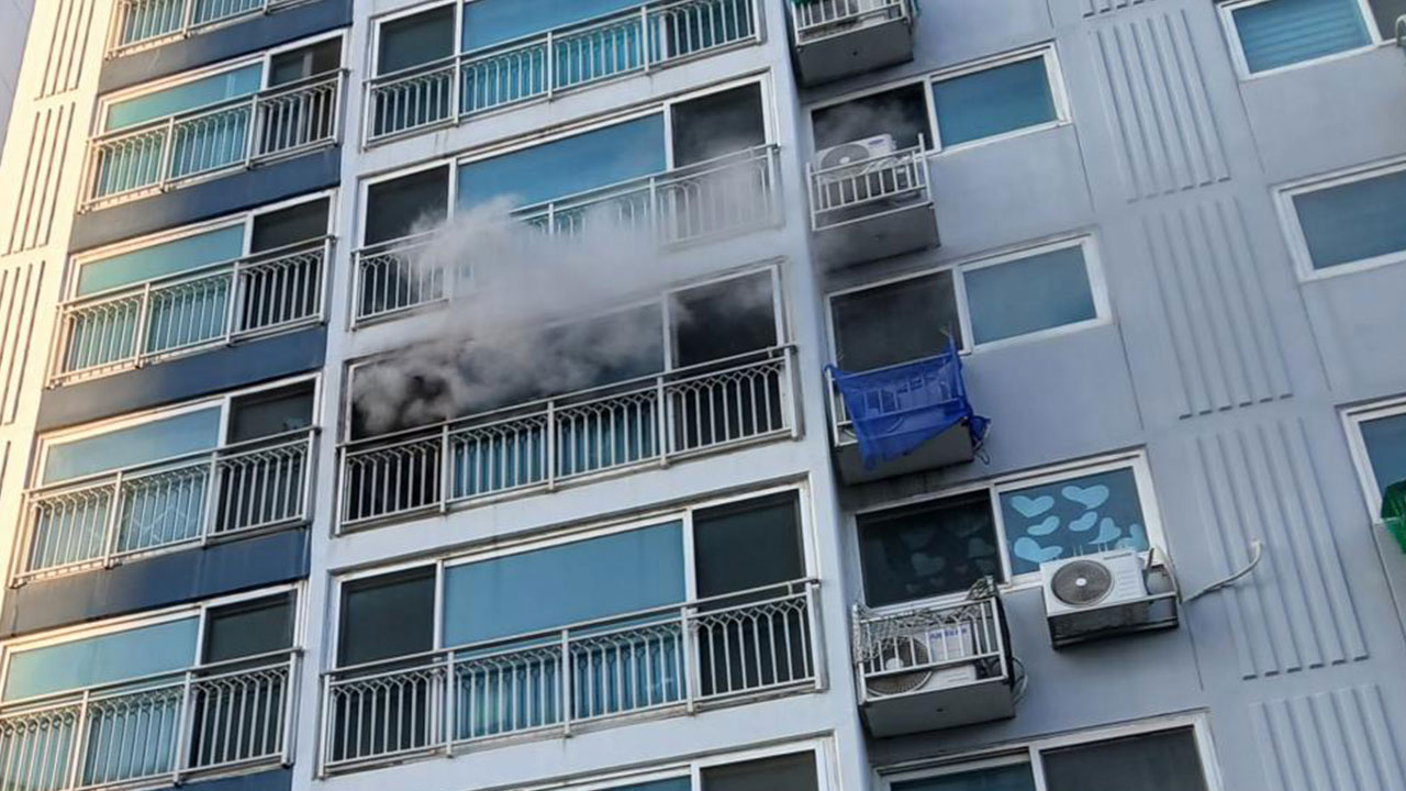 인천 아파트 화재로 11명 대피‥"배터리 발화 추정"