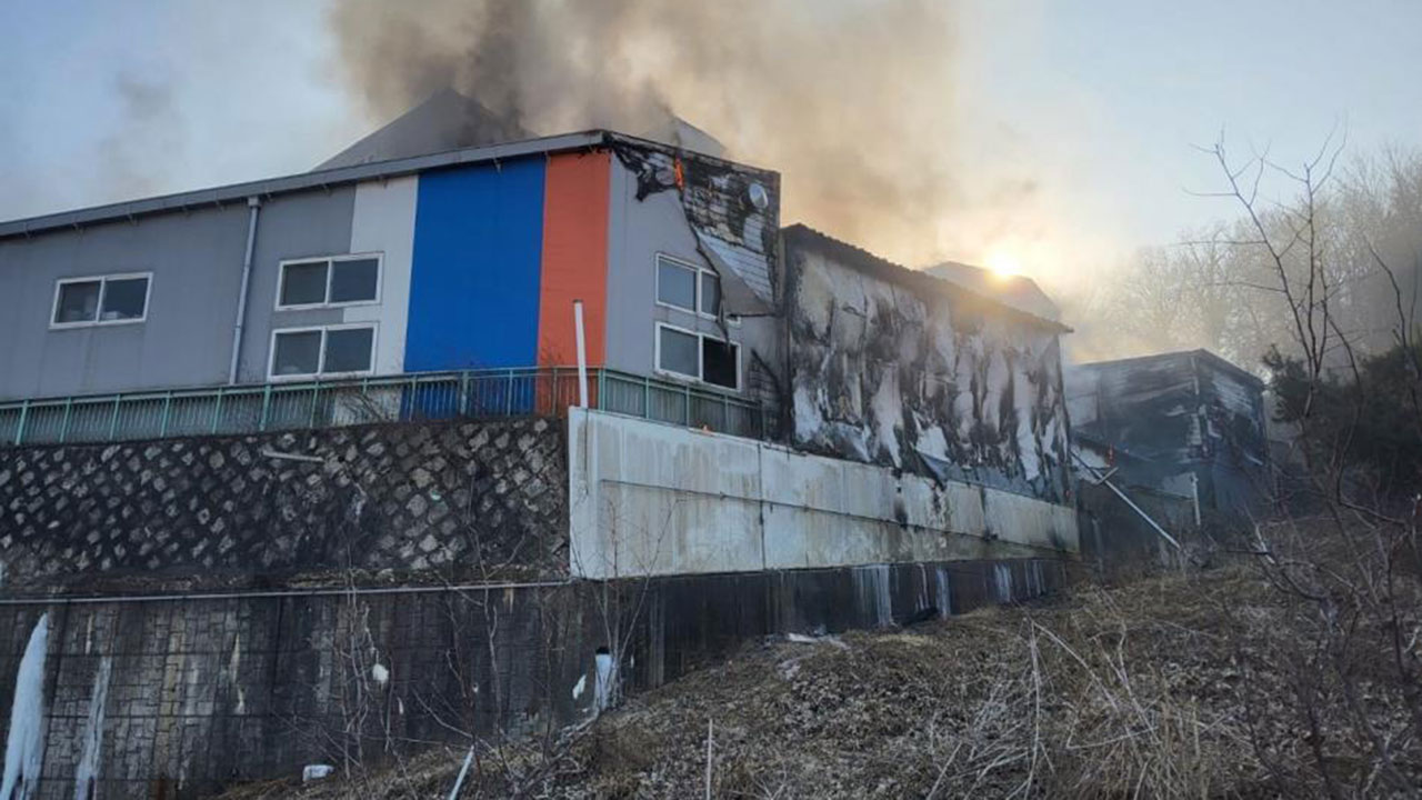 경기 김포 화장품 제조공장 불‥3명 대피