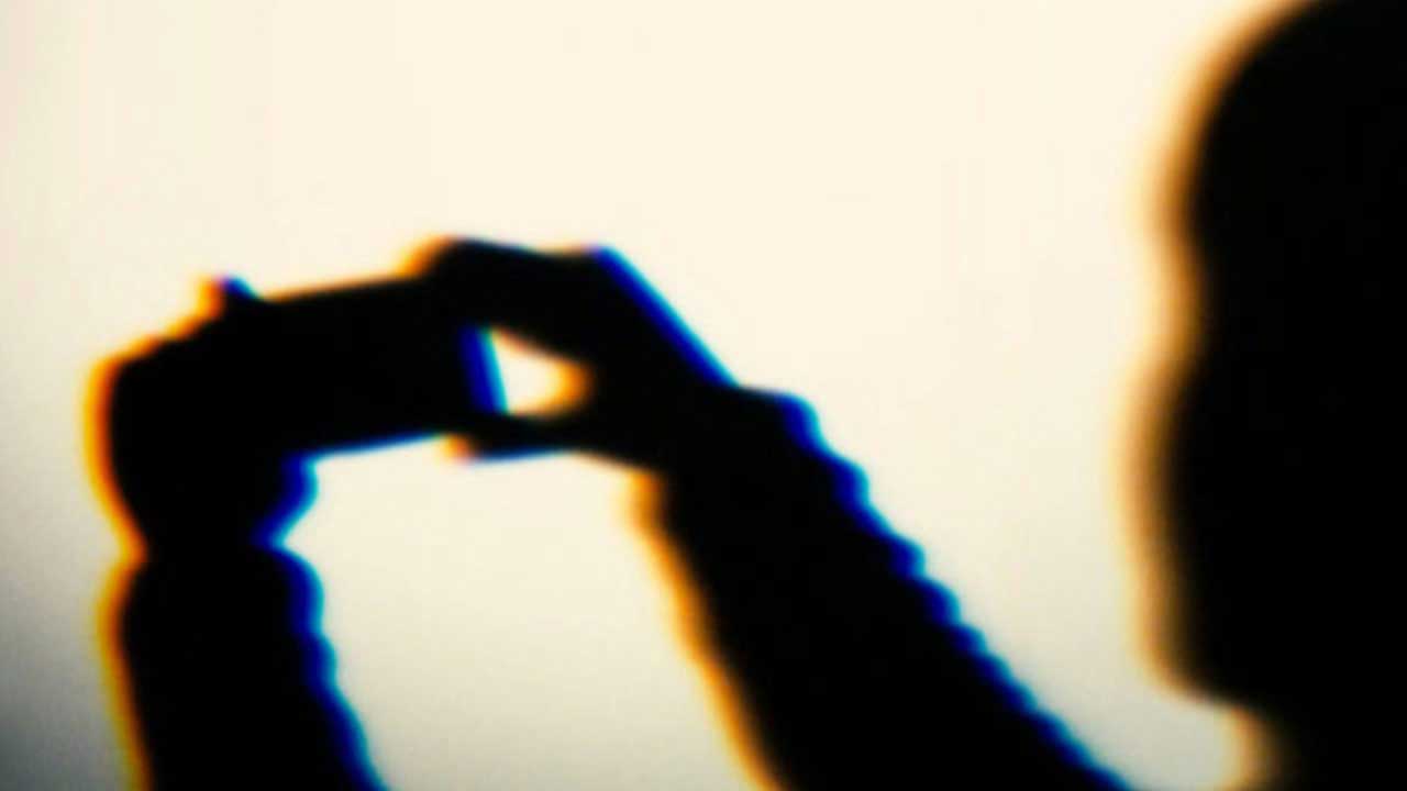 '교사용 화장실 불법촬영' 어린이집 원장 남편 구속