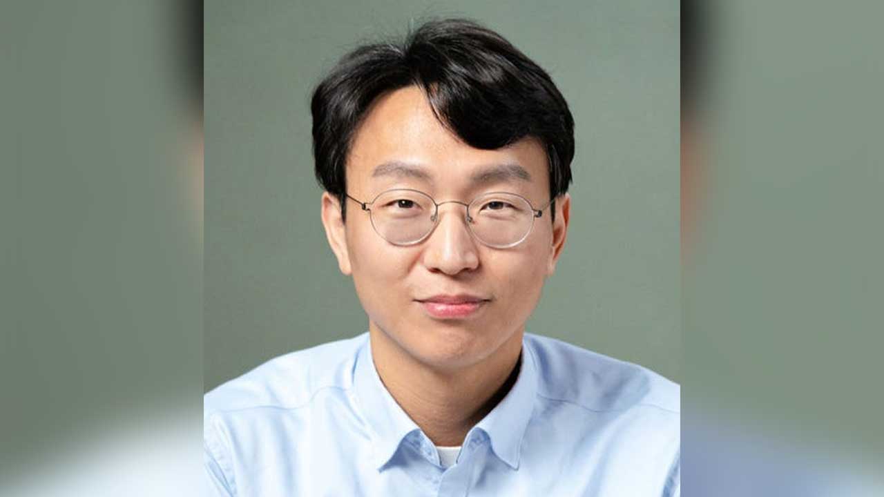 경찰, '저속노화' 정희원 스토킹 여성 불구속 송치