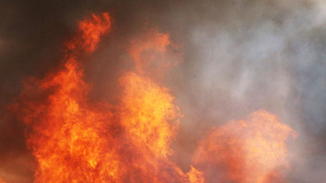 경남 함양군 마천면 야산서 불..소방당국 진화 중