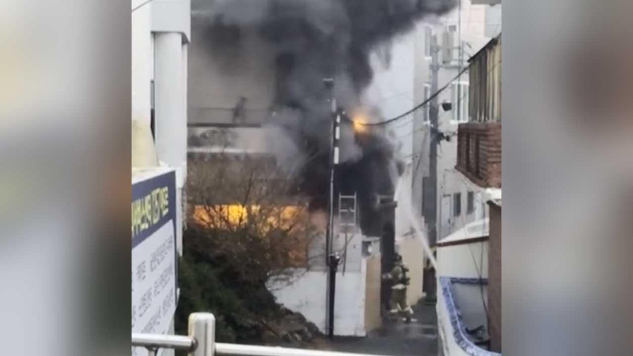 울산 중구 2층 주택 화재로 20대 남성 사망