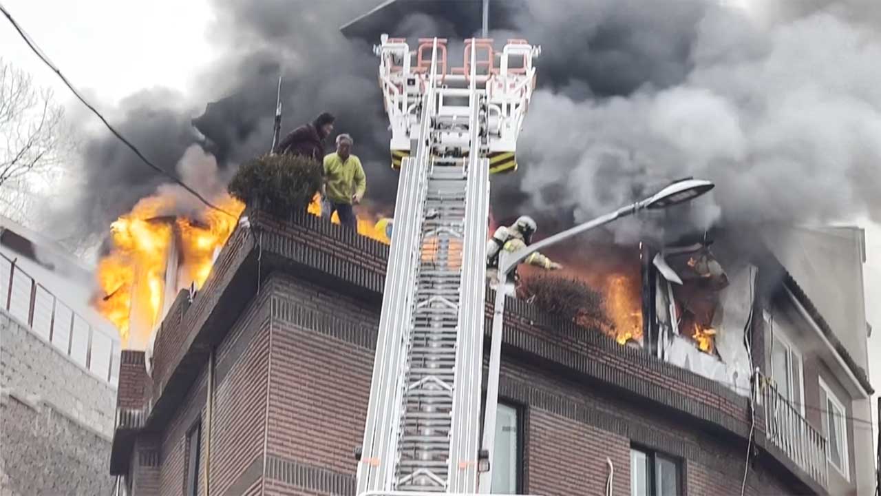 경기도 여주시 3층 상가주택서 불‥전소됐지만 인명피해 없어