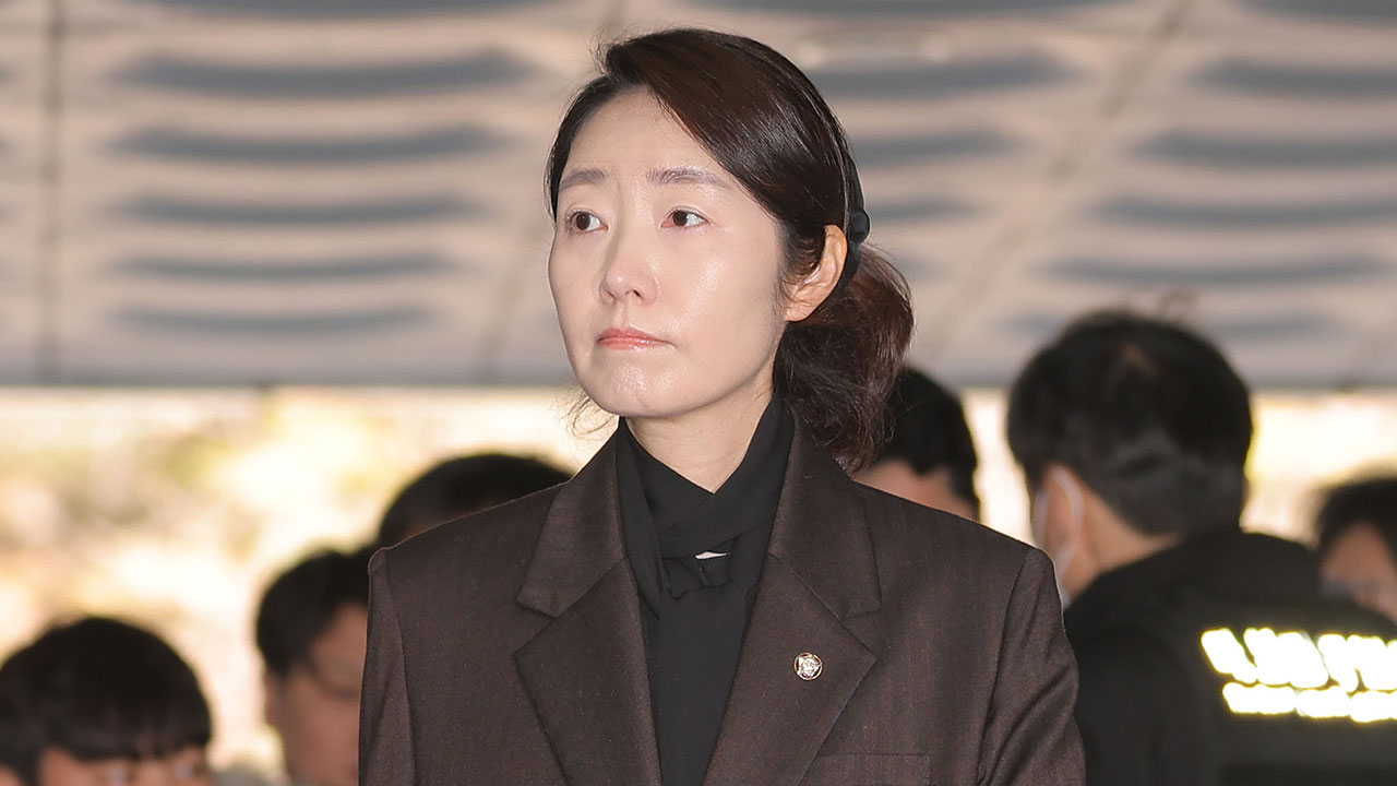 '공천 헌금 1억 원' 강선우 의원, 구속 후 첫 경찰 조사