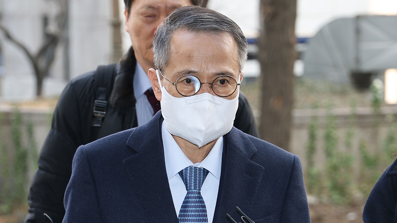 '강서구청장 보궐선거 개입 의혹' 김규현 전 국정원장 10시간 반 조사 - 뉴스 썸네일 이미지