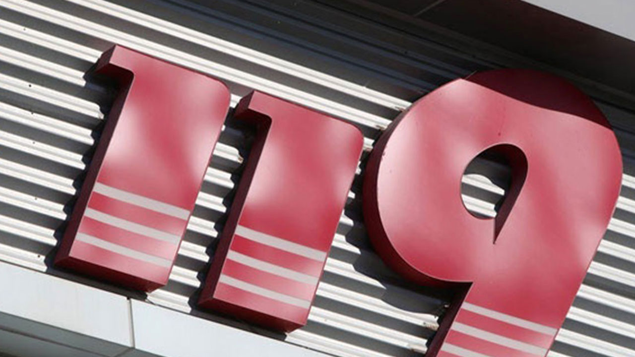 충남 보령서 주차돼 있던 SUV에 불‥1명 부상