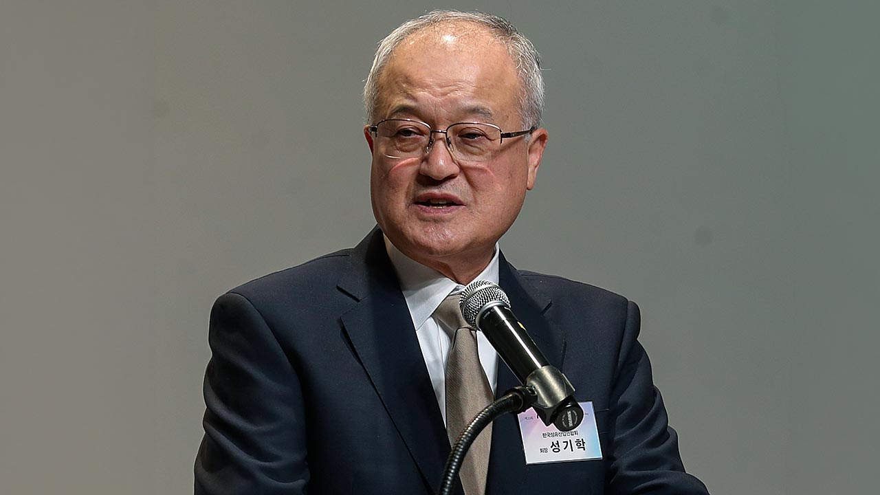 검찰 '공시집단 지정 회피' 성기학 영원무역 회장 벌금 1억 약식기소