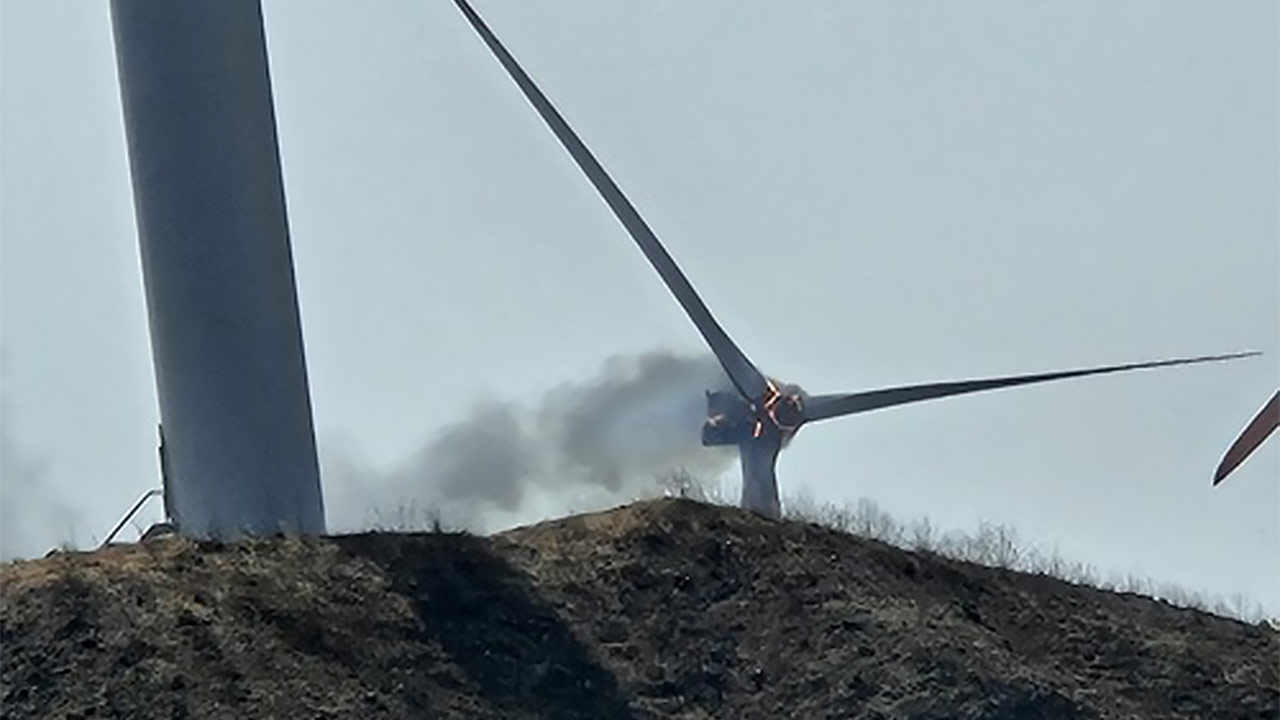 경북 영덕군 풍력발전기에 화재 1명 사망‥안전 문자 발송 