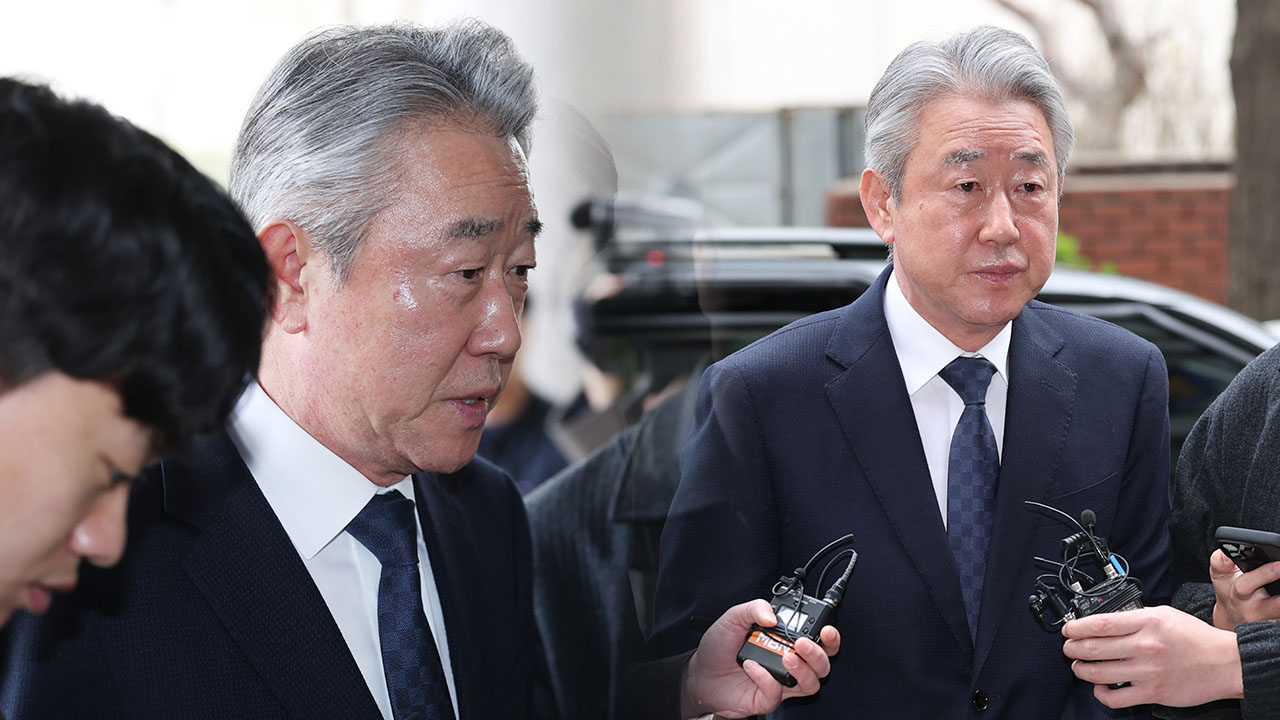 금품수수 혐의 강호동 농협회장 경찰 출석"성실히 조사받겠다"