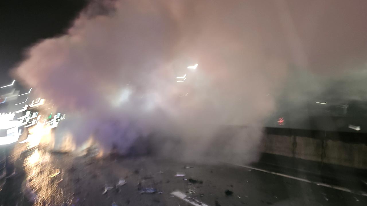 경부고속도로 대구 도동분기점 인근서 추돌사고‥1명 숨져