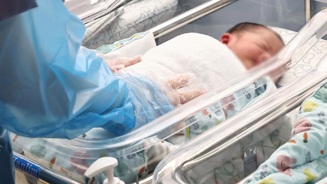 "자존감 높으면 출산의지 높아‥저출생 정책에 심리지원 필요"