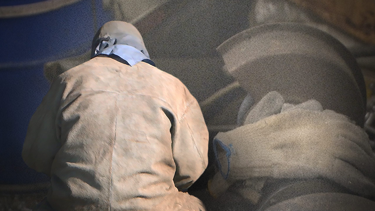 '이주노동자 에어건 분사' 업주 상해 혐의 입건·출국금지