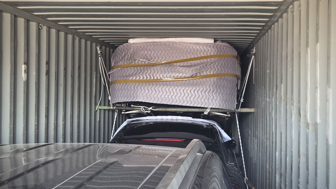 [단독] 외국인 명의로 빌린 렌터카 밀수출하려다‥인천항서 딱 걸려