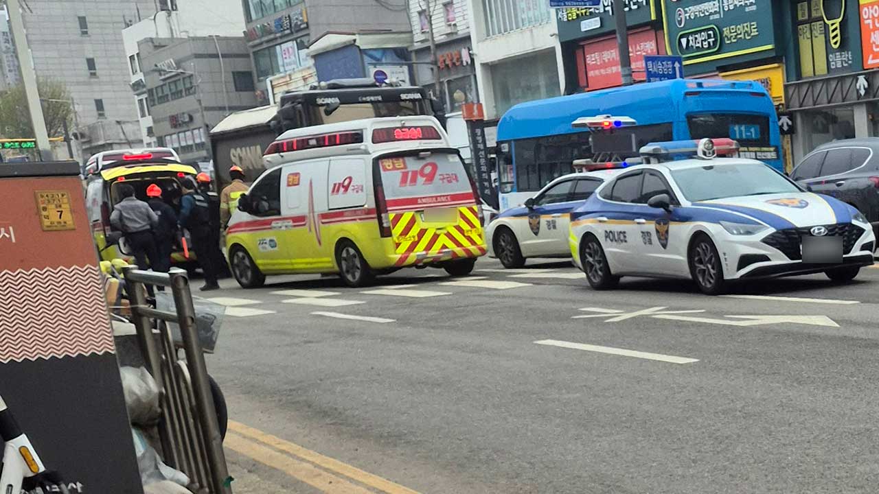 횡단보도 건너다 덤프트럭에 치인 자전거 운전자 숨져