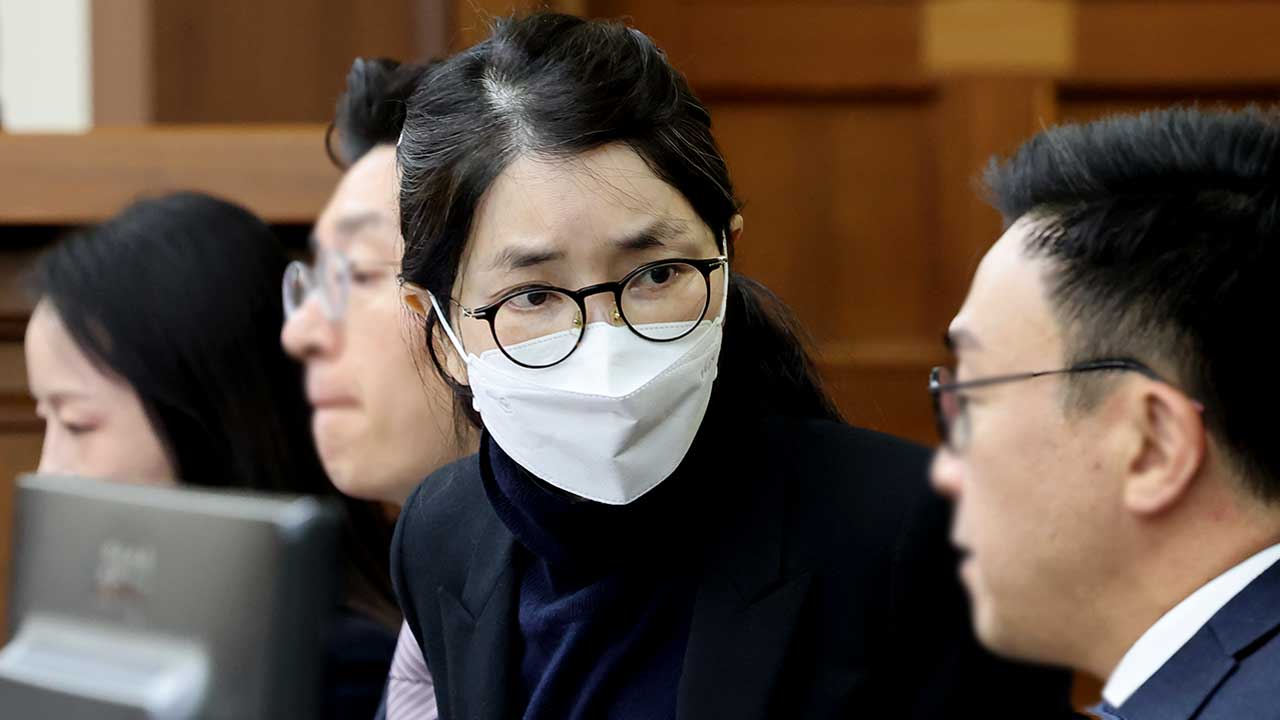 김건희 "尹, 비상계엄 사전에 얘기 안 했다" 법정 증언