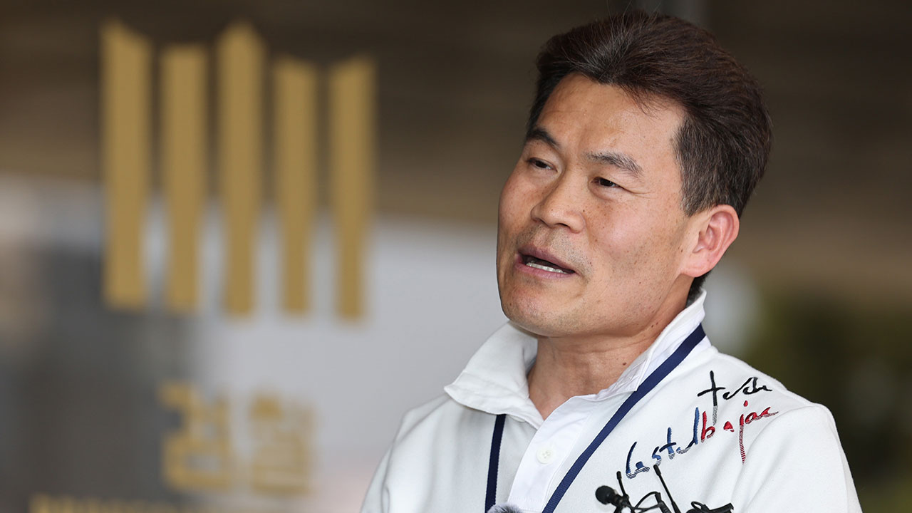 '허위사실 유포' 전한길 구속영장 청구 전 검찰 조사 출석