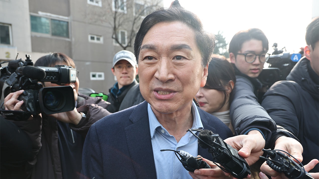 '김건희에 로저비비에 선물' 김기현 다음달 22일 첫 정식재판