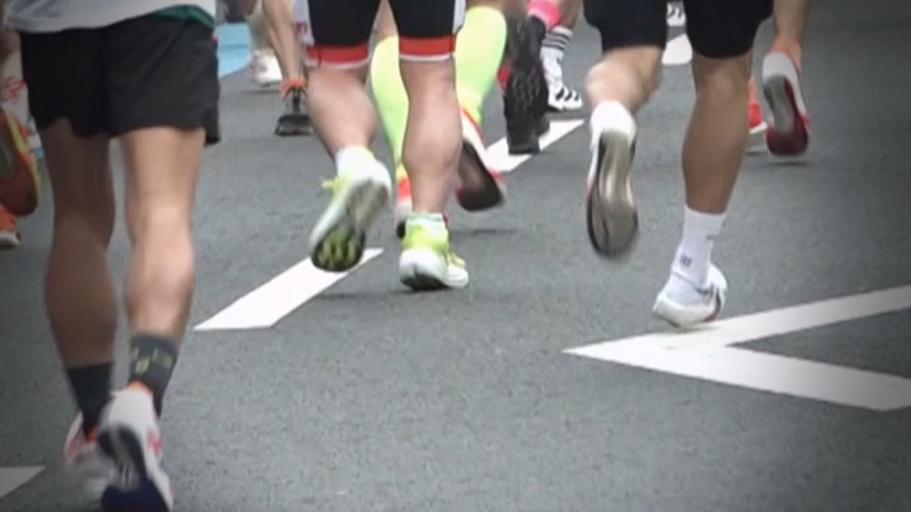 무더위에 파주 마라톤 대회서 12명 쓰러져