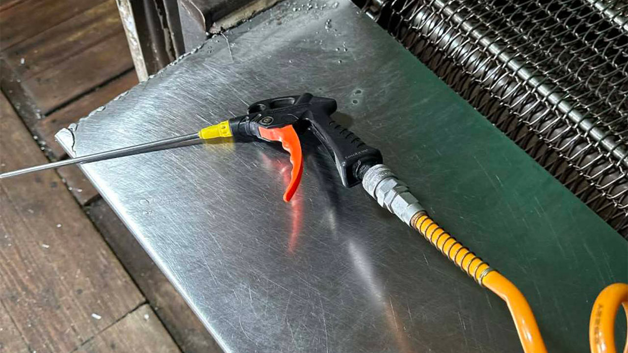 이주 노동자 '에어건 분사' 사업주, 경찰 조사에서 혐의 부인