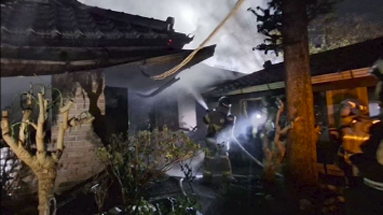 경기 수원 광교산 식당서 불‥다친 사람 없어