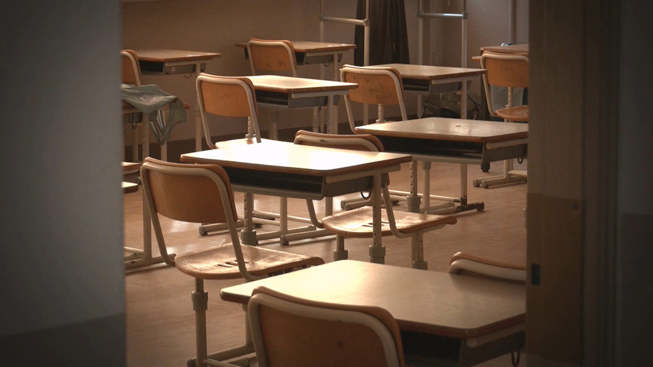 중학교 미술 교사가 갑자기 왜‥물감 뿌리며 난동 부리다 체포