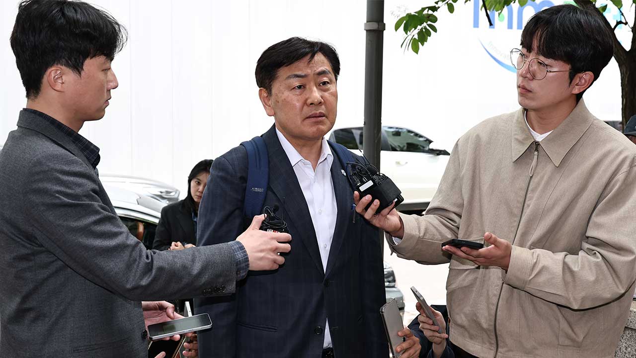 종합특검, '내란 동조 의혹' 김관영 전북도지사 피의자 소환