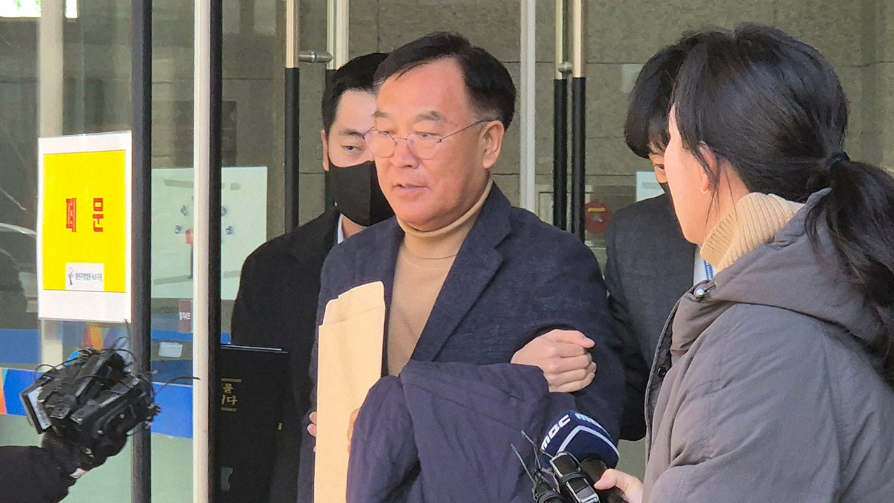 '성 비위·뇌물수수' 김진하 양양군수 징역 2년 확정‥군수직 박탈