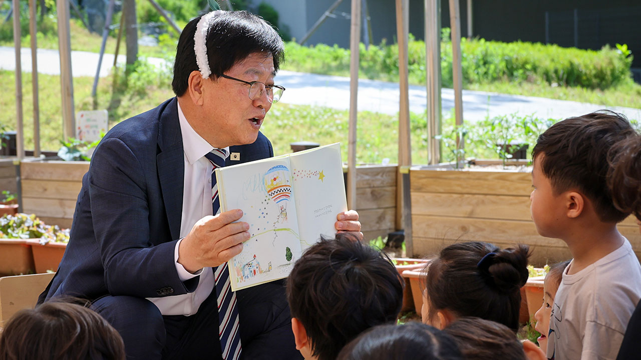 최교진 교육장관 "학교·선생님 상대 악성민원에 단호하게 대처"