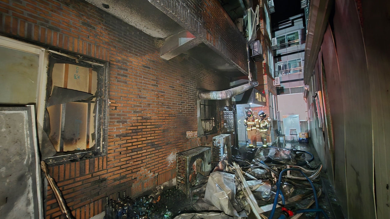 경북 경산 4층짜리 상가주택서 불‥9명 대피