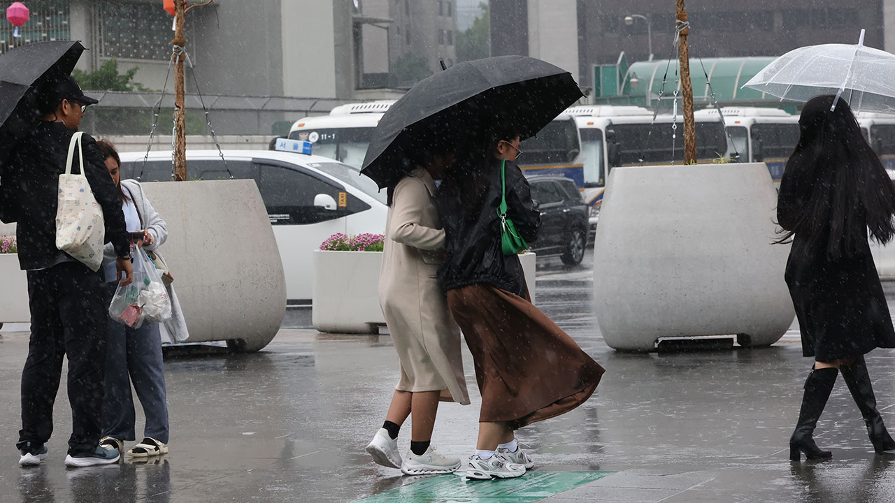 수도권 서해안 지역에 호우주의보‥늦은 오후부터 시간당 20밀리미터 강한 비