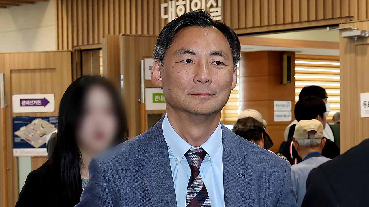 법원, '대통령 명예훼손' 모스탄 출국정지 집행정지신청 기각