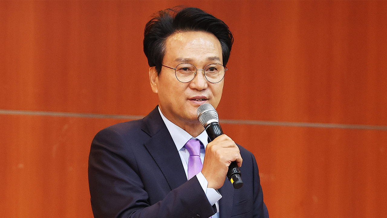 밤 10시 넘어서 초등학생 가르치던 학원들 기습 점검한 안민석