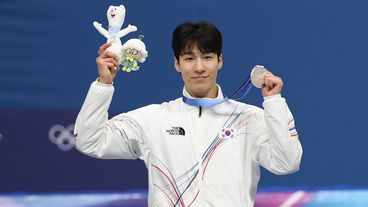 [동계올림픽] 황대헌, 쇼트트랙 남자 1500m 은메달 획득