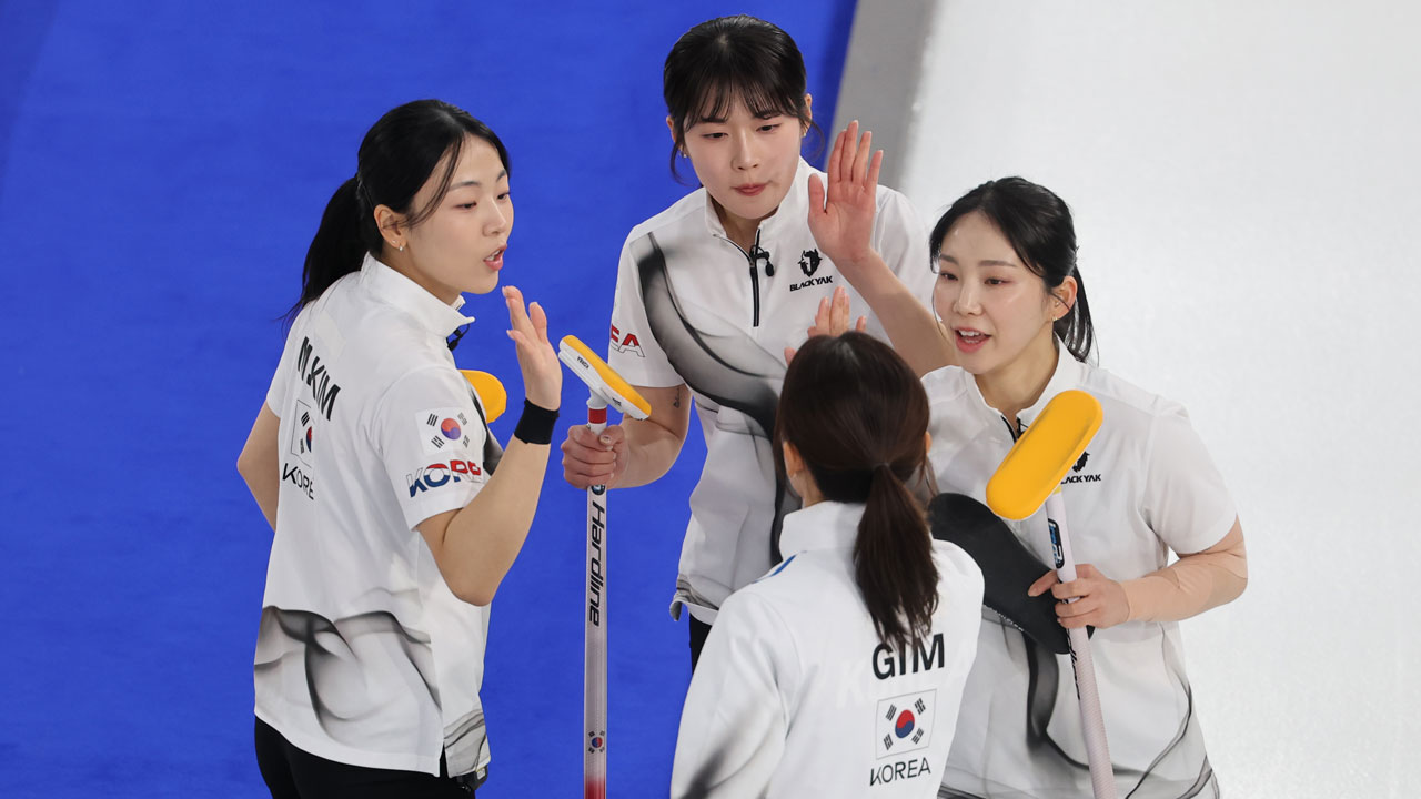 [동계올림픽] 여자 컬링, 일본에 7-5 승리..예선 3승 2패