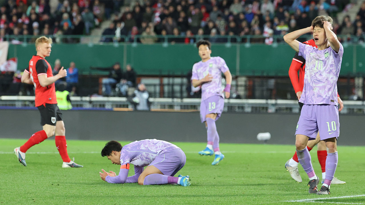A매치 2연패 한국 축구, FIFA 랭킹 25위로 세 계단 하락
