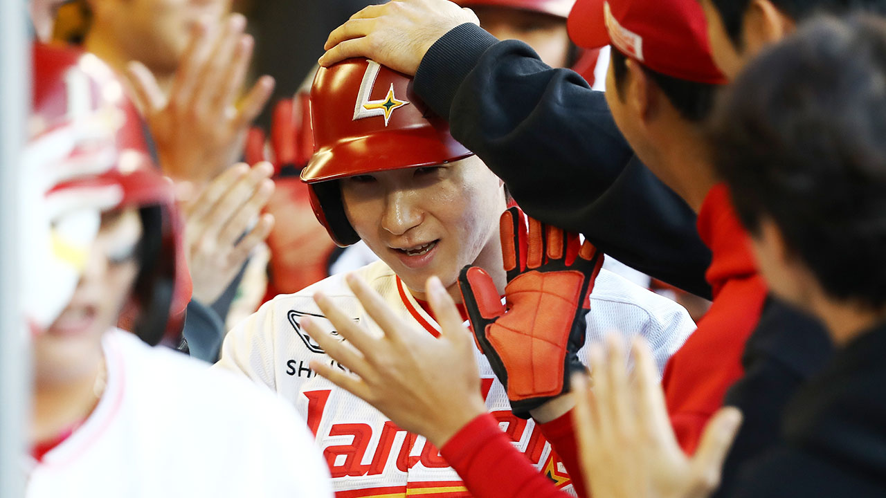 프로야구 SSG 박성한, 개막전부터 19경기 연속 안타 신기록