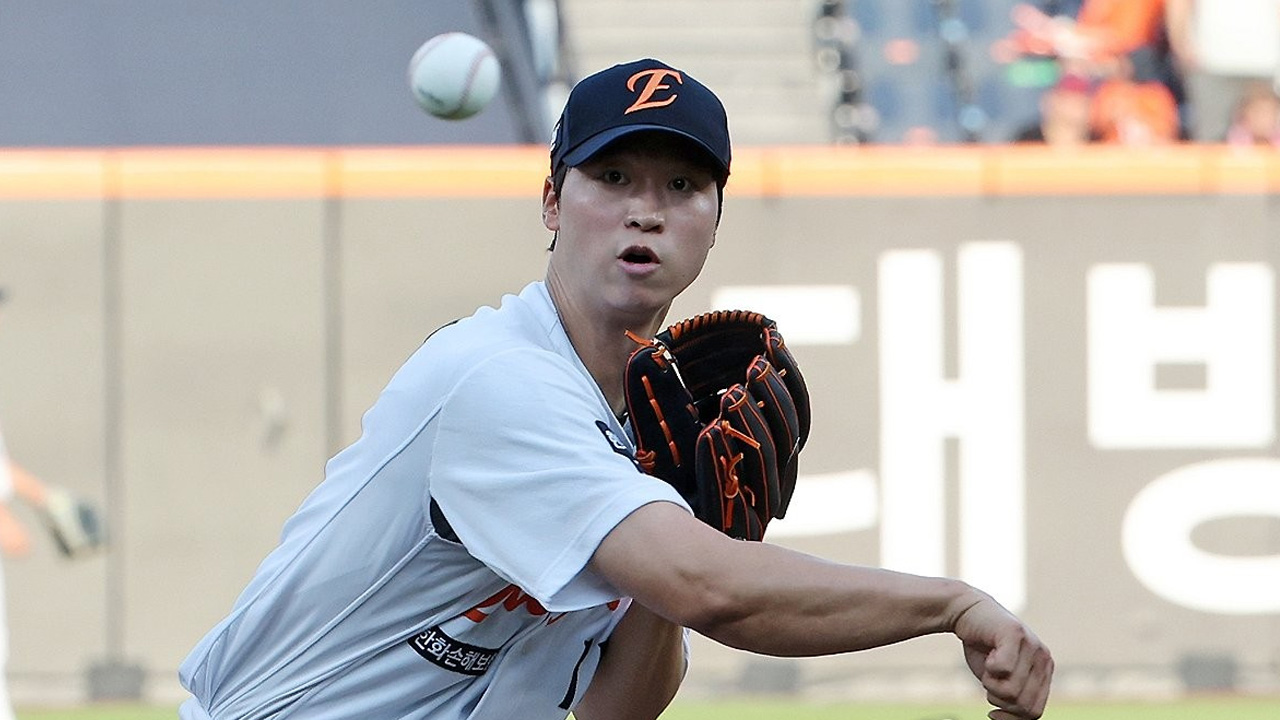 프로야구 한화 엄상백, 팔꿈치 수술로 시즌 아웃