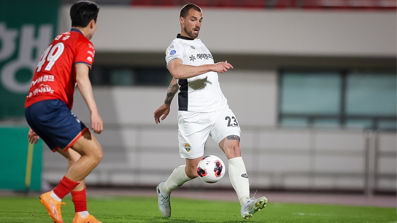 K리그1 강원 강투지, 김천전 태클로 2경기 출장정지 징계