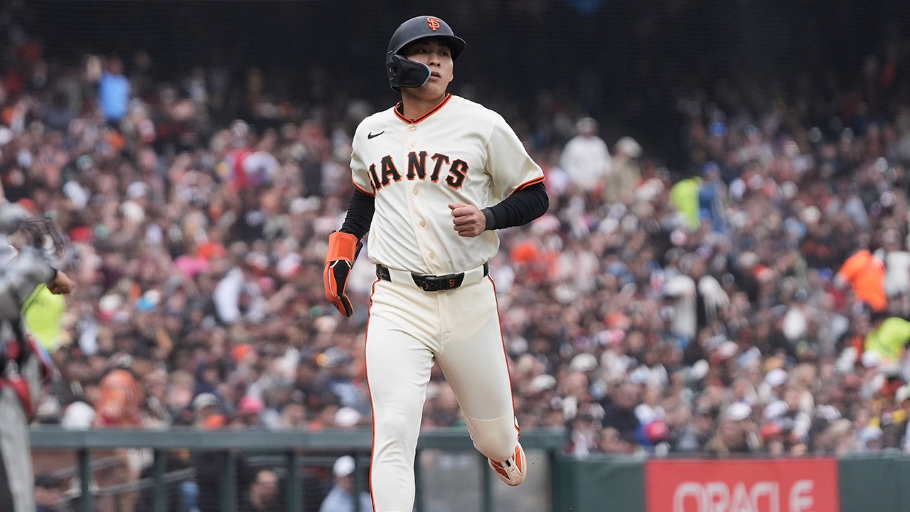 이정후, 1번 타자로 나서 한 경기 4안타‥내셔널리그 타율 10위 진입