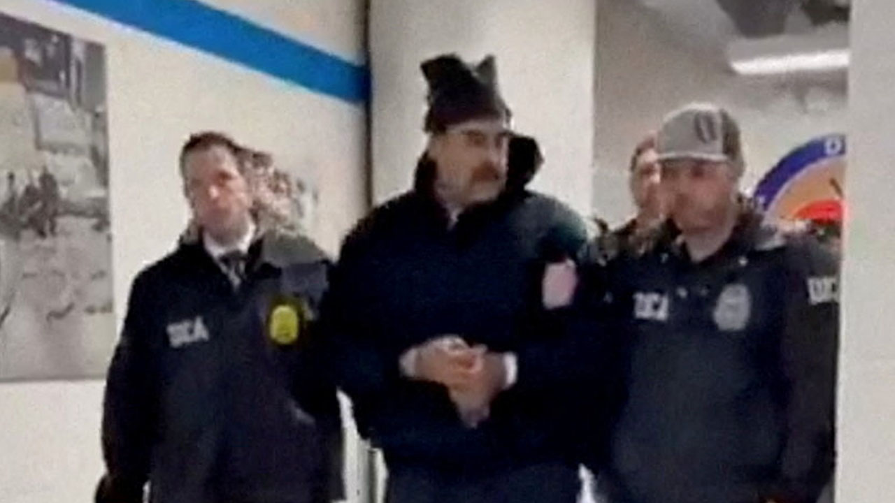 마두로, 뉴욕 구치소에 수감‥"좋은 밤" 여유로운 인사도