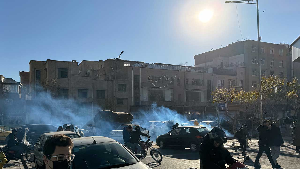 이란 시위 격화 관련 방송 뉴스 화면