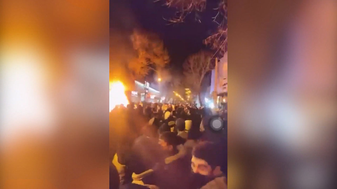 '탕탕' 5·18 연상되는 테헤란‥트럼프 또? 美 망명 왕세자도 나섰다