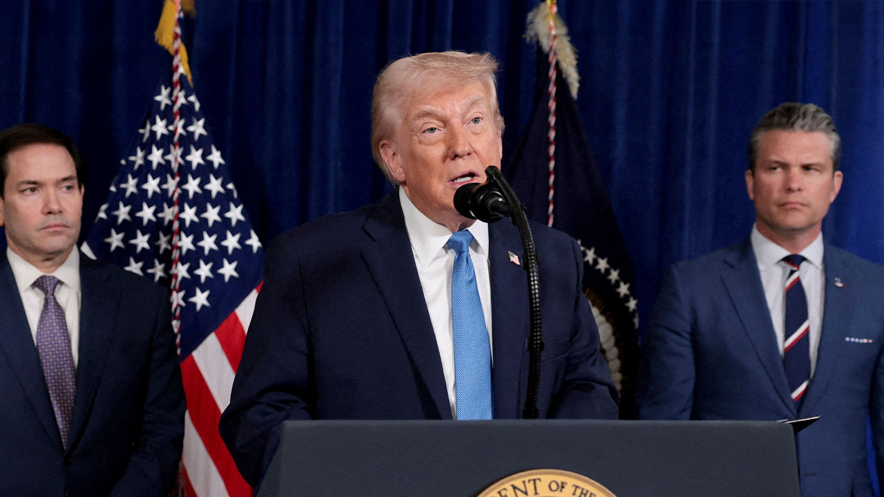 트럼프 "이란과 거래하는 국가, 대미 거래 시 25% 관세 부과"