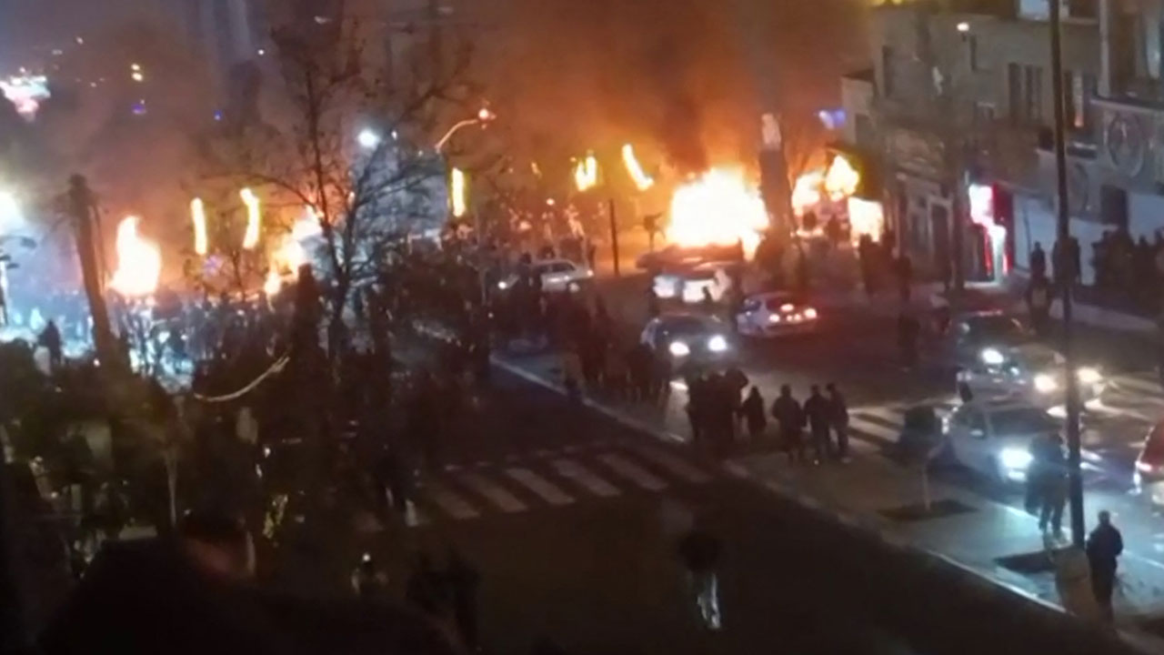 이란 반정부 시위, 강경 진압에 잦아드는 분위기